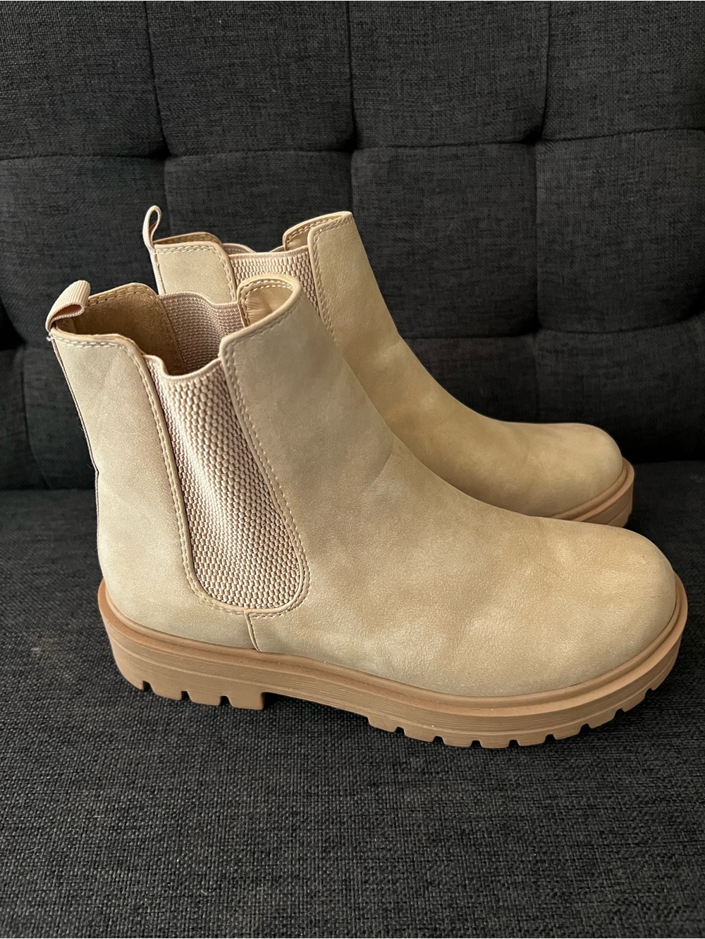 Soda Chelsea Boot in Light Beige 8